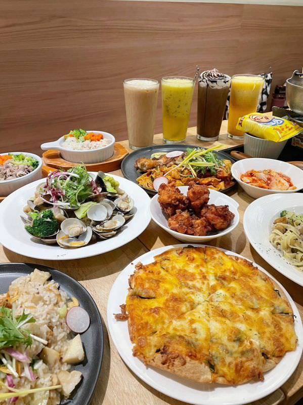 森林小徑文心店享受美食